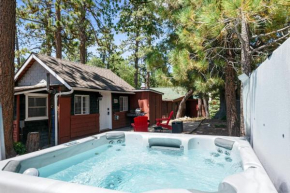 Little Lux - Hot Tub, Walk to Village & Lake Big Bear Lake